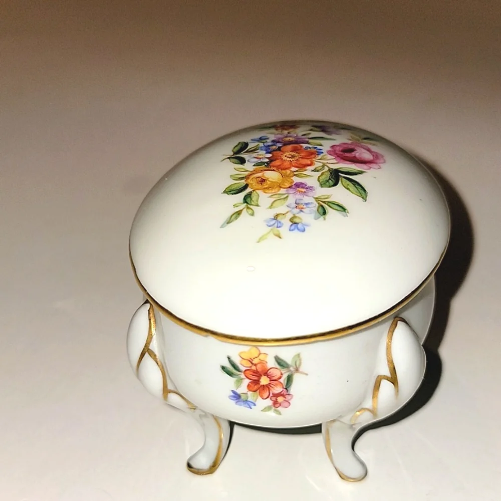 JIMENAU GRAF VON HENNEBERG  PORCELAIN TRINKET DISH WITH LID - Picture 9 of 12